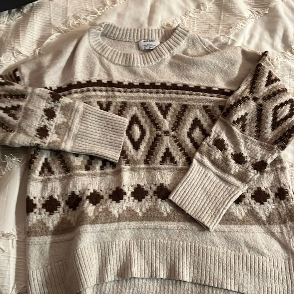 Old Navy Sweater
Size XL